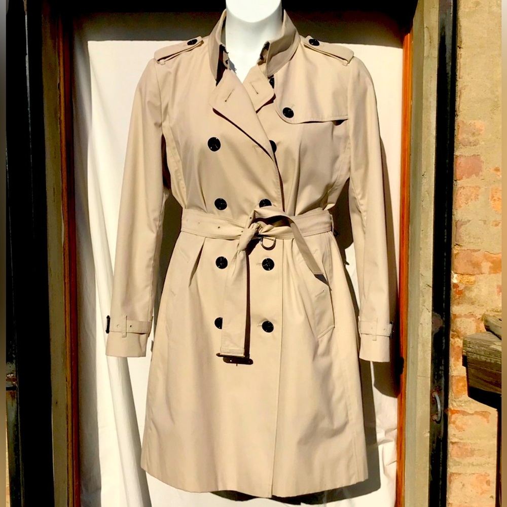 Women’s Burberry Double Breasted Raincoat Trenchcoat 12 (US) 14 (UK)